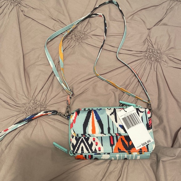 NWT Vera Bradley phone wallet/purse - Picture 1 of 4